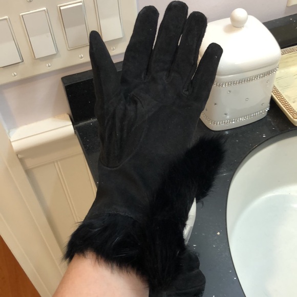 NWT Suede Gloves. - Picture 5 of 7